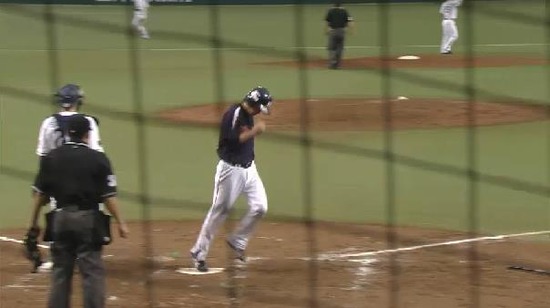 ８回表６雄平タイムリー (2)