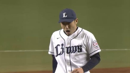 6回表3松山フォアボール満塁 (2)