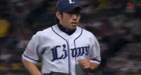 ６回裏２菊池、後続を抑える (3)