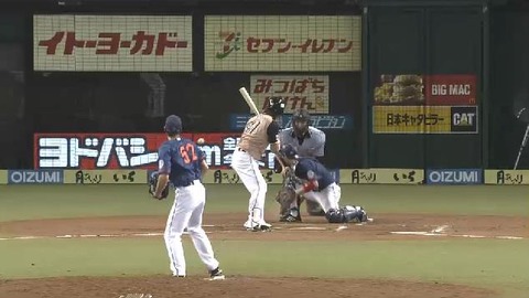6回表3炭谷パスボール (2)