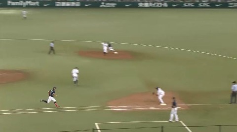 １２回表３安達バント