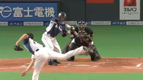 ４回表１栗山三振 (2)