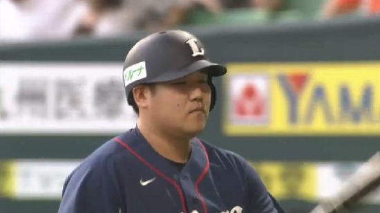 3回表3中村いい角度詰まってレフトフライ (4)