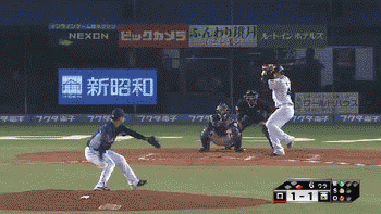 ６回裏２フォアボールからの鬼崎ファインプレー (1)