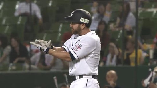 ８回裏４セラテリタイムリー (4)