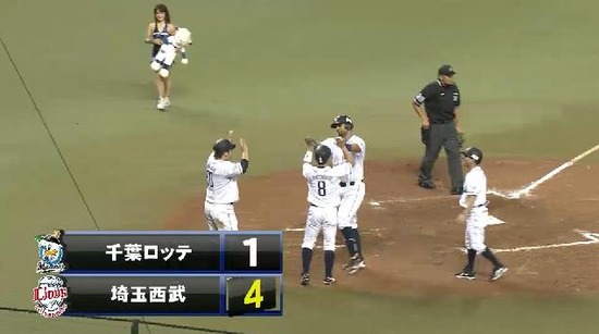 8回裏3メヒア3ラン (1)