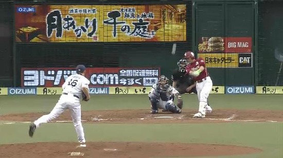 ４回表１松井稼頭央２ベース (1)