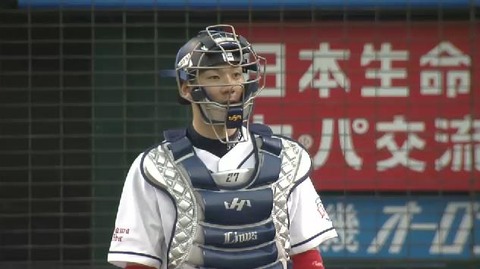 7回表3バレンティン2ラン (5)