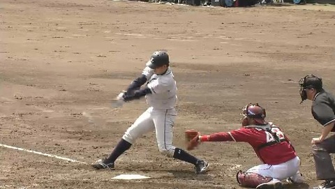 ２回表３秋山タイムリー２ベース (2)