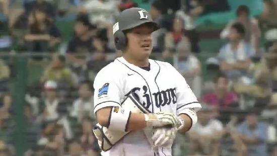 ４回裏１森２ベース木村バント３塁 (1)