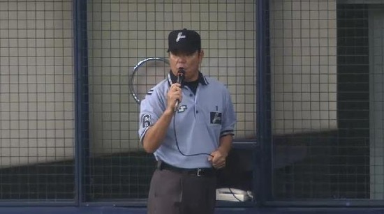 １回表１脇谷ビデオ判定 (3)