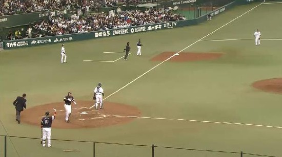 ４回表２秋山ファインプレー、カットミス (4)