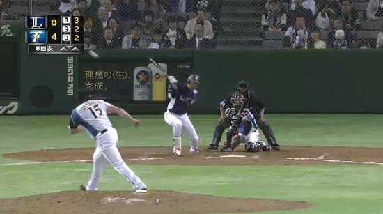 8回表1秋山アウト (1)