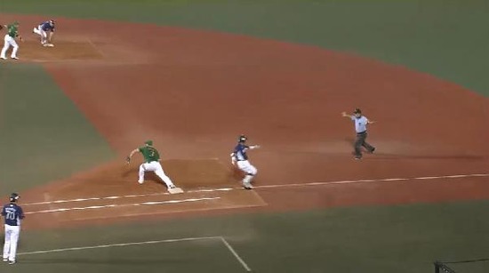 ３回表５栗山ショートゴロ１点 (3)