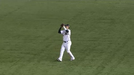 ９回表３栗山せかんどふらい (1)