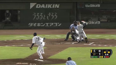 ６回表３浅村センターフライ (1)
