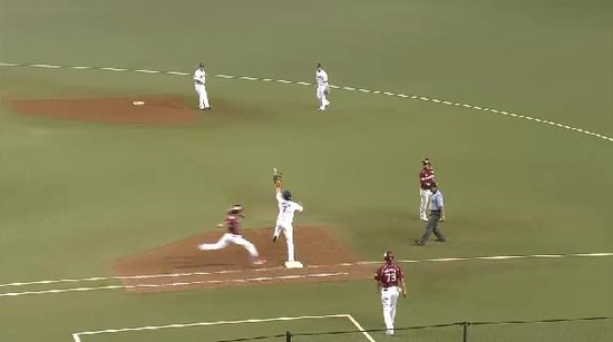 10回表２フォアボール併殺 (1)