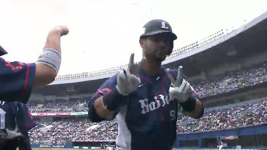 ４回表３メヒア２ラン (8)