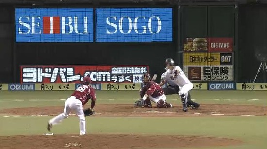 ５回裏１外崎内野安打 (1)