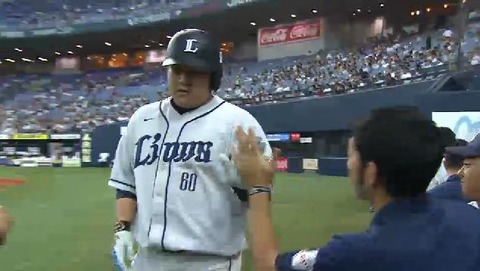 ９回表１おかわりHR (2)