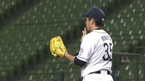 2回表１中島併殺無失点 (2)