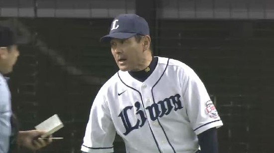 ９回表５荻野タイムリー１アウトも取れず高橋降板武隈 (5)