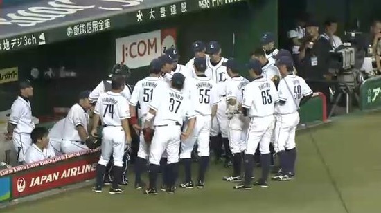 ４回裏１中村HR (2)