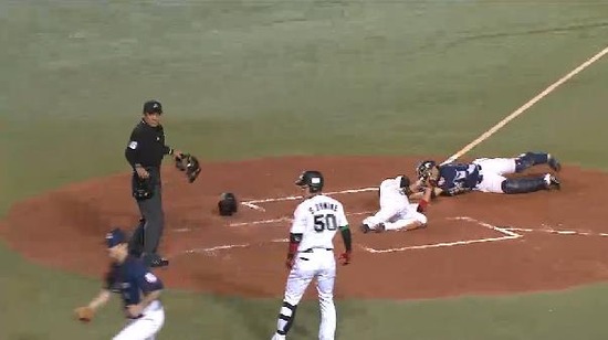 2回裏２清田タイムリー２ベース、カバーミス３塁 (4)