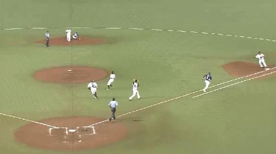 2回裏２鬼崎バント