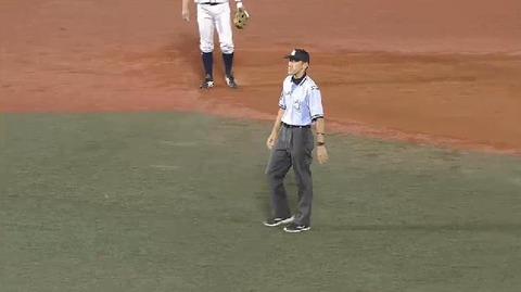 3回裏1フォアボールとボーク0アウト2塁 (1)