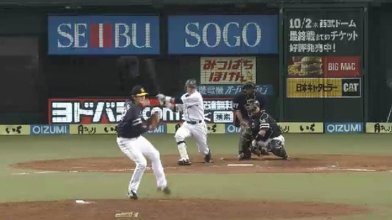 4回裏2炭谷バント栗山ゴロ明石失策 (2)