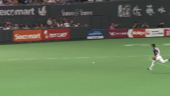 ８回表１森先頭ヒット (1)