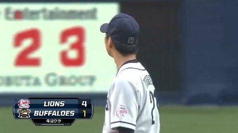 4回裏1糸井ヒット岡田タイムリー2ベース (1)