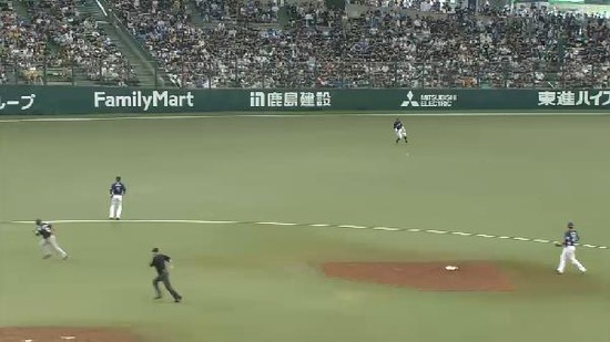 ５回表２中村ショウゴヒット１塁３塁 (2)