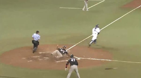 １回表４角中タイムリー (4)