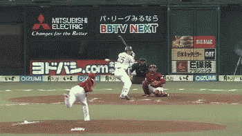 ３回裏２秋山単独4位207本目３ベース (1)