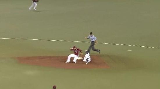 2回裏5浅村2点タイムリー嶋悪送球浅村生還 (5)