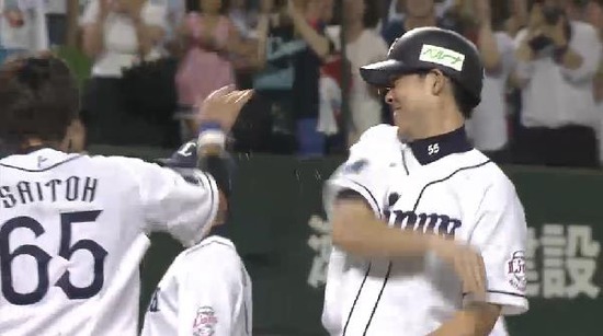10回裏４中村３ランさよなら (7)