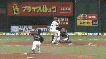 １回裏１秋山１００安打目６３試合史上３番目 (1)