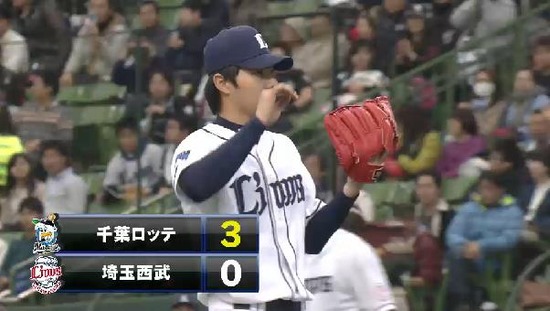 ２回表４バント→角中内野ゴロ1点 (2)