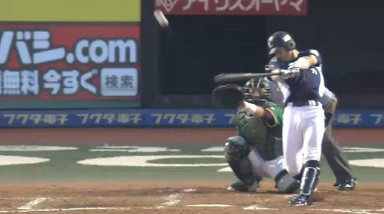３回表１外崎エンタイトル２ベース (2)