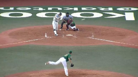 ３回表２栗山タイムリー (2)