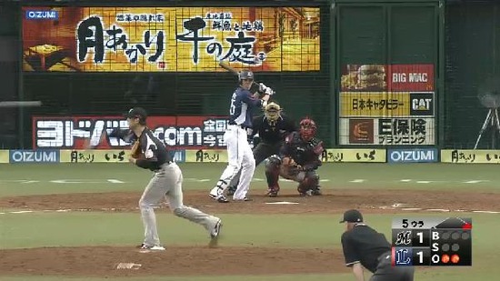 ５回裏１牽制ミス２塁秋山 (2)