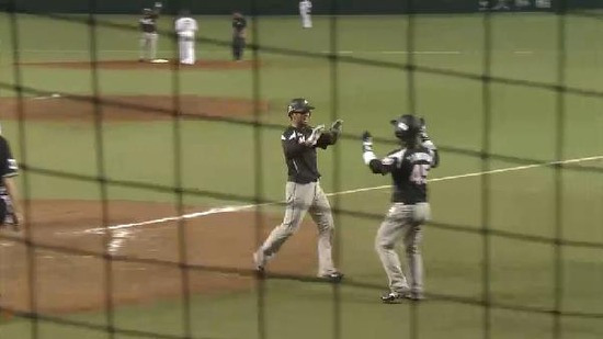 ７回表５デスパイネ走者一掃 (1)