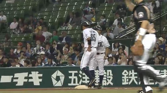 8回裏1斉藤フォアボール