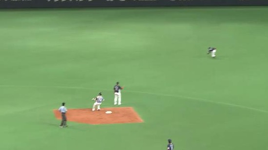 ８回裏１近藤２ベース初ヒット (1)