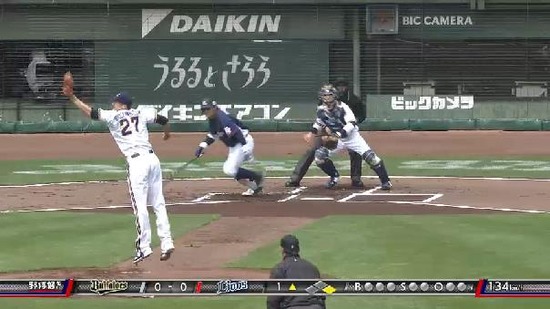 1回表2栗山ゲッツー (1)
