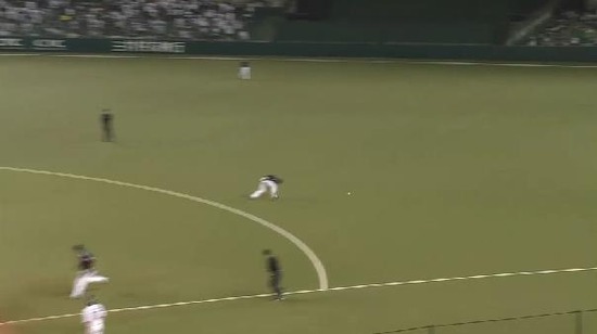 7回裏1秋山猛打賞14回目 (1)