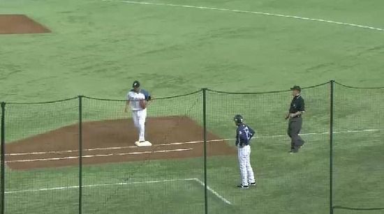 3回表3栗山ファーストゴロ (2)