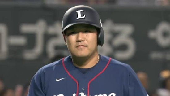 ４回表３おかわりファールフライ (1)